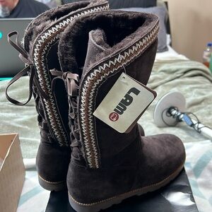 NIB sheepskin knee high boots with lacing brown 9